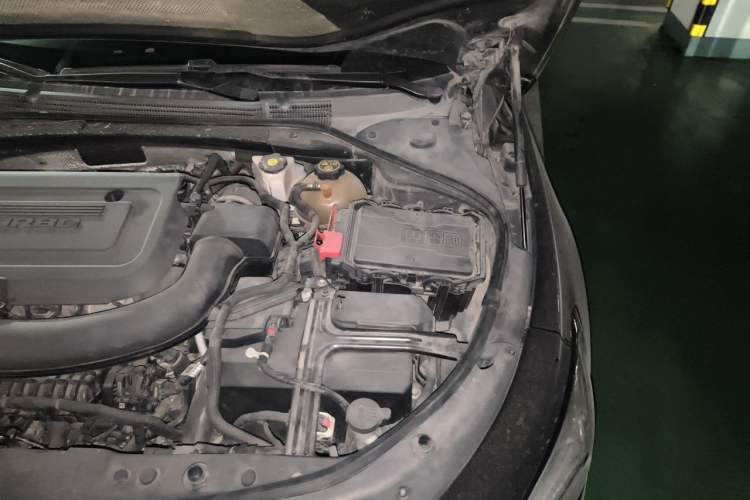 Used Buick LaCrosse 2019 28T Luxury Version Engine Bay Left