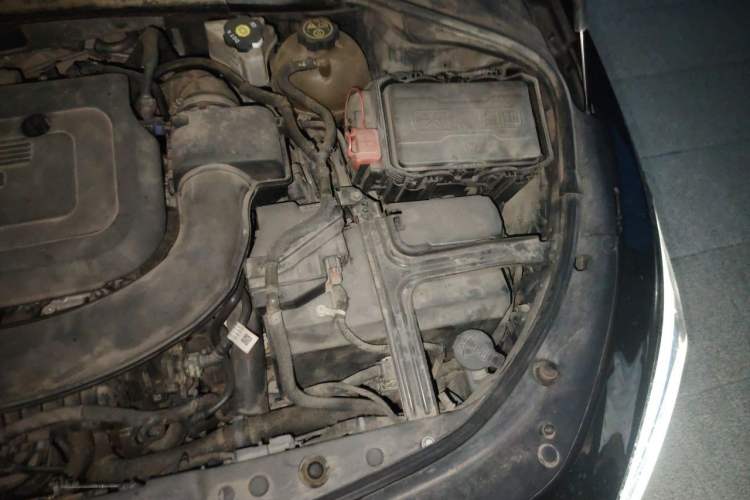 Used Buick LaCrosse 2019 28T Luxury Version Engine Bay Left