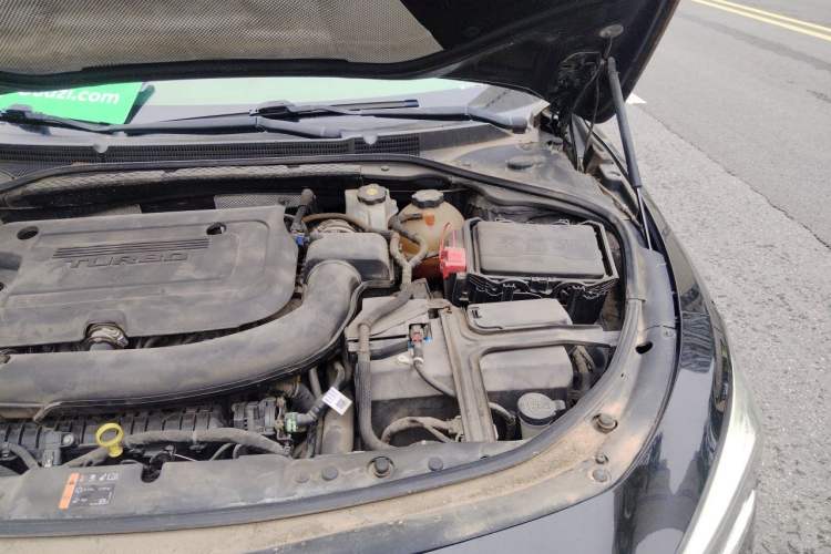 Used Buick LaCrosse 2019 28T Luxury Version Engine Bay Left