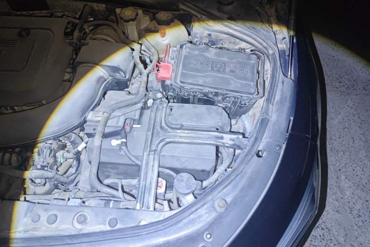 Used Buick LaCrosse 2019 28T Luxury Version Engine Bay Left