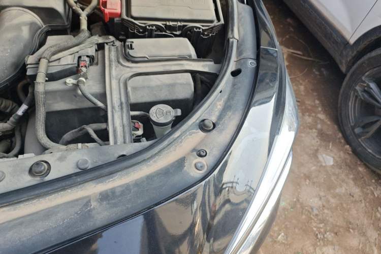 Used Buick LaCrosse 2019 28T Luxury Version Engine Bay Left