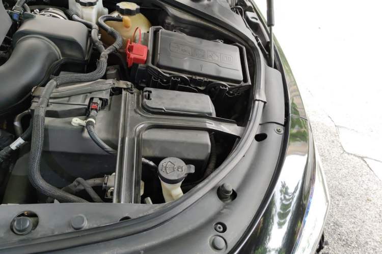 Used Buick LaCrosse 2019 28T Luxury Version Engine Bay Left
