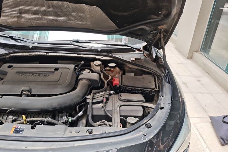 Used Buick LaCrosse 2019 28T Luxury Version Engine Bay Left