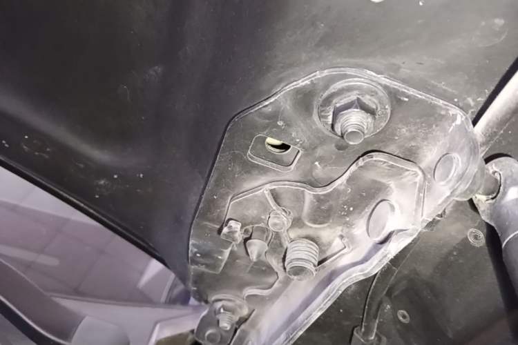 Used Buick LaCrosse 2019 28T Elite Edition Engine Bay Left