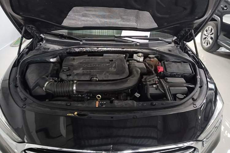 Used Buick LaCrosse 2019 28T Luxury Version Engine Bay