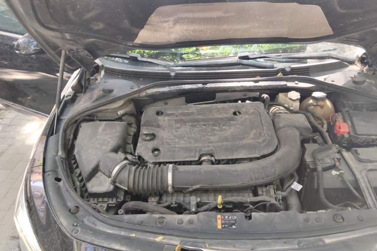 Used Buick LaCrosse 2019 28T Avenir Engine Bay Right