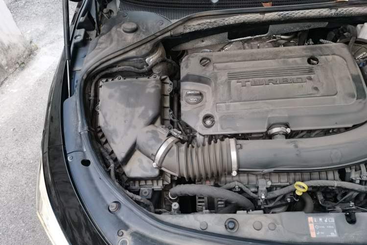 Used Buick LaCrosse 2019 28T Prestige Model Engine Bay Right