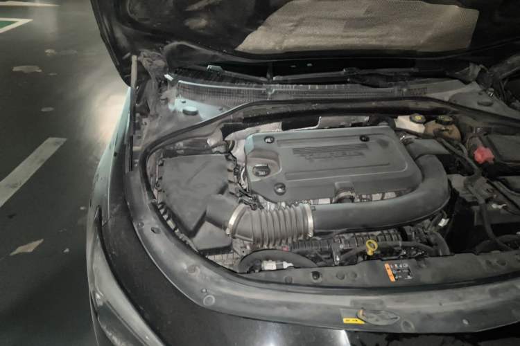 Used Buick LaCrosse 2019 28T Luxury Version Engine Bay Right