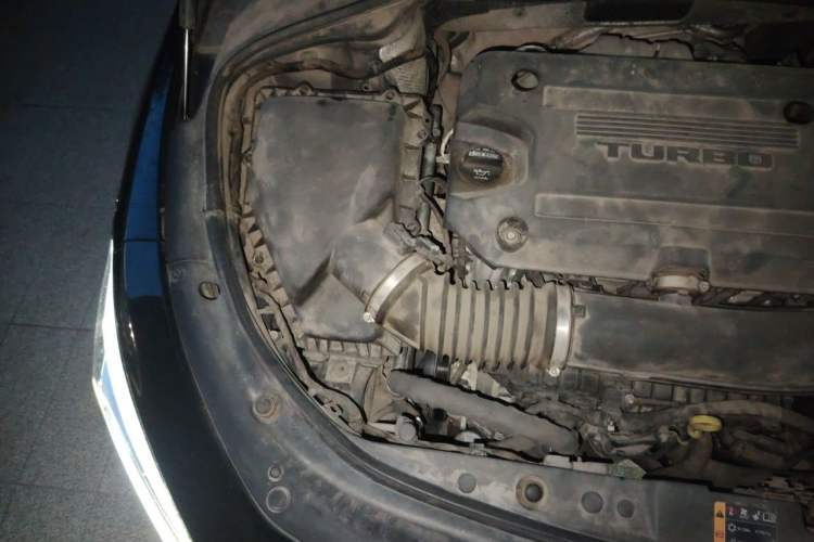 Used Buick LaCrosse 2019 28T Luxury Version Engine Bay Right