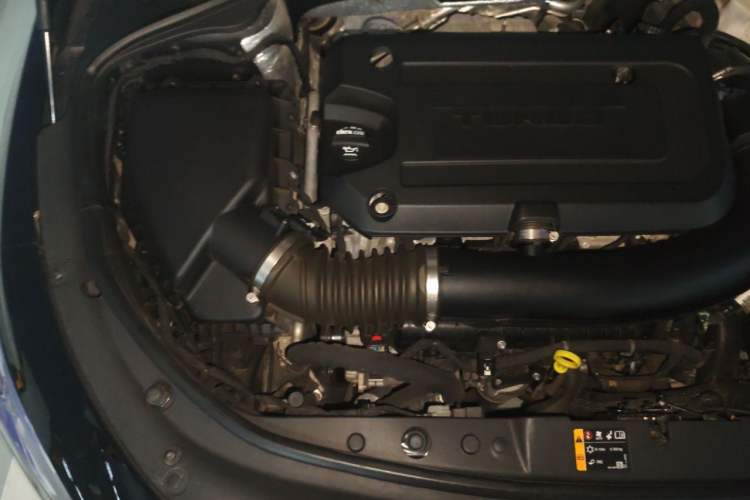 Used Buick LaCrosse 2019 28T Luxury Version Engine Bay Right