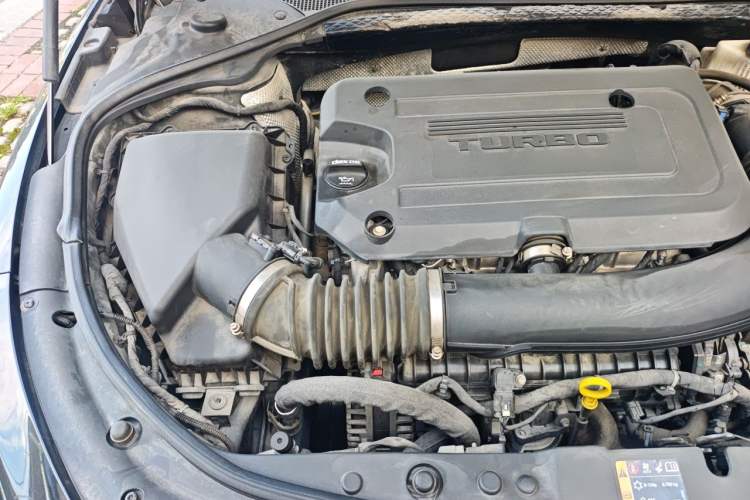Used Buick LaCrosse 2019 28T Luxury Version Engine Bay Right