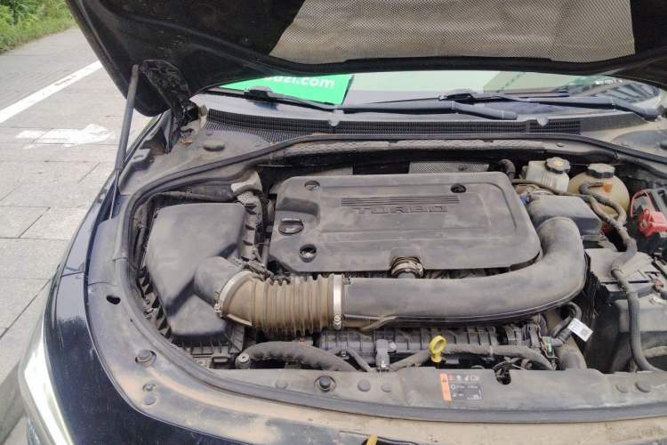 Used Buick LaCrosse 2019 28T Luxury Version Engine Bay Right