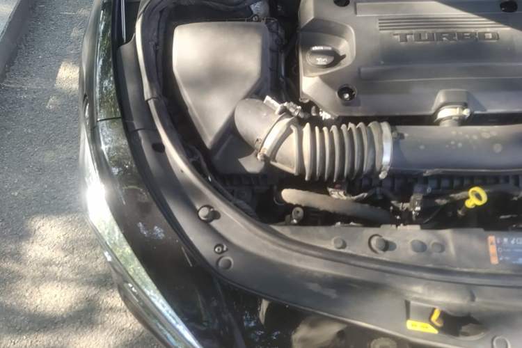 Used Buick LaCrosse 2019 28T Luxury Version Engine Bay Right