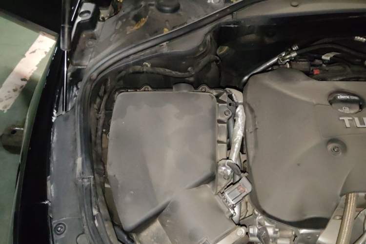 Used Buick LaCrosse 2019 28T Elite Edition Engine Bay Right