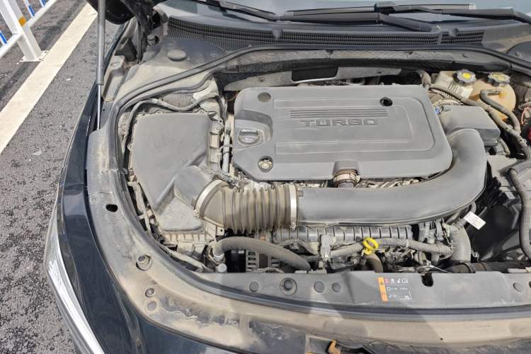 Used Buick LaCrosse 2019 28T Luxury Version Engine Bay Right