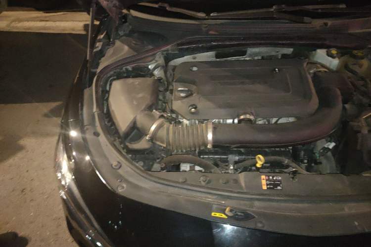 Used Buick LaCrosse 2019 28T Luxury Version Engine Bay Right