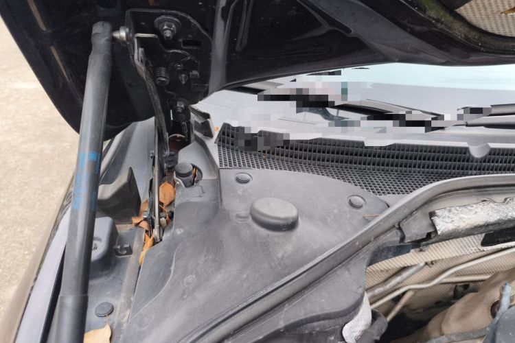 Used Buick LaCrosse 2019 28T Luxury Version Engine Bay Right