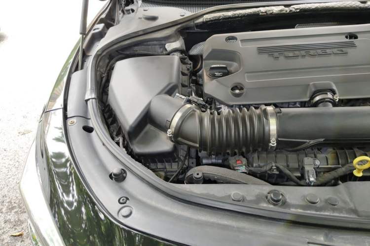 Used Buick LaCrosse 2019 28T Luxury Version Engine Bay Right
