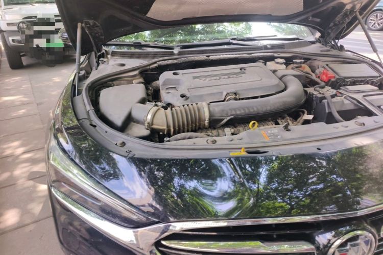 Used Buick LaCrosse 2019 28T Luxury Version Engine Bay Right