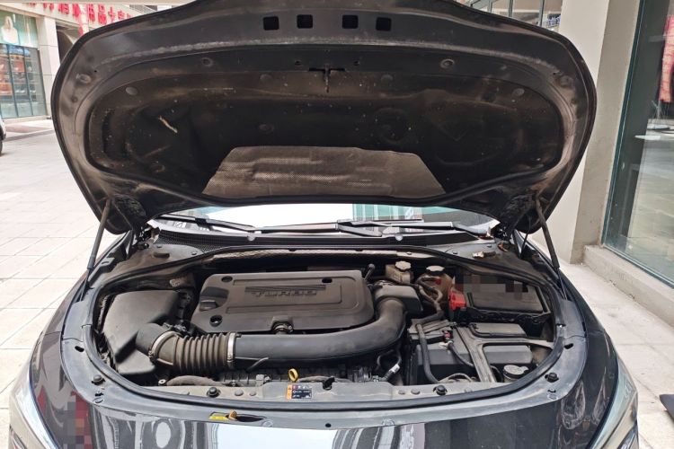 Used Buick LaCrosse 2019 28T Luxury Version Engine Bay