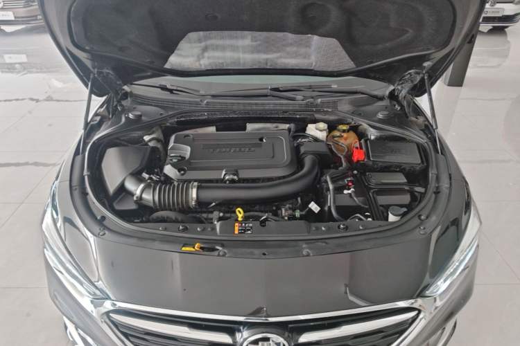 Used Buick LaCrosse 2019 28T Luxury Version Engine Bay