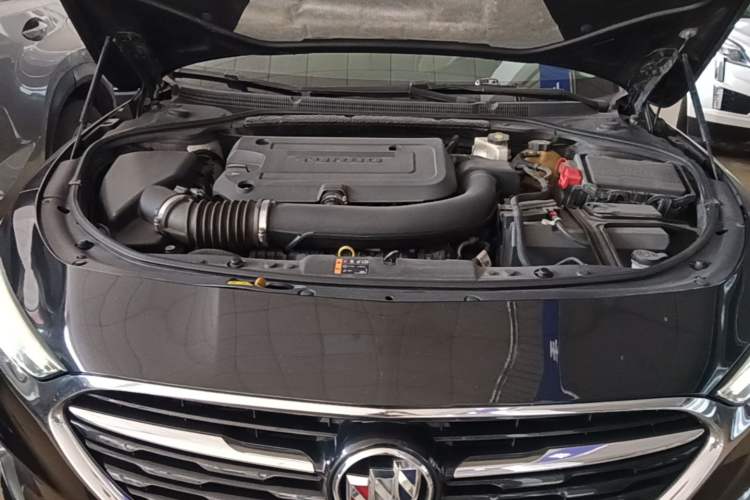 Used Buick LaCrosse 2019 28T Elite Edition Engine Bay