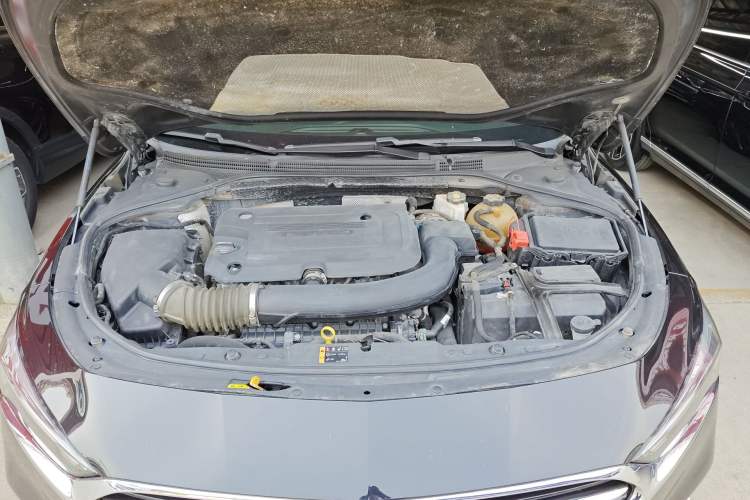 Used Buick LaCrosse 2019 28T Luxury Version Engine Bay