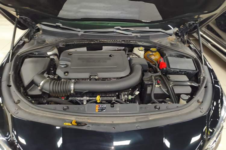 Used Buick LaCrosse 2019 28T Prestige Model Engine Bay