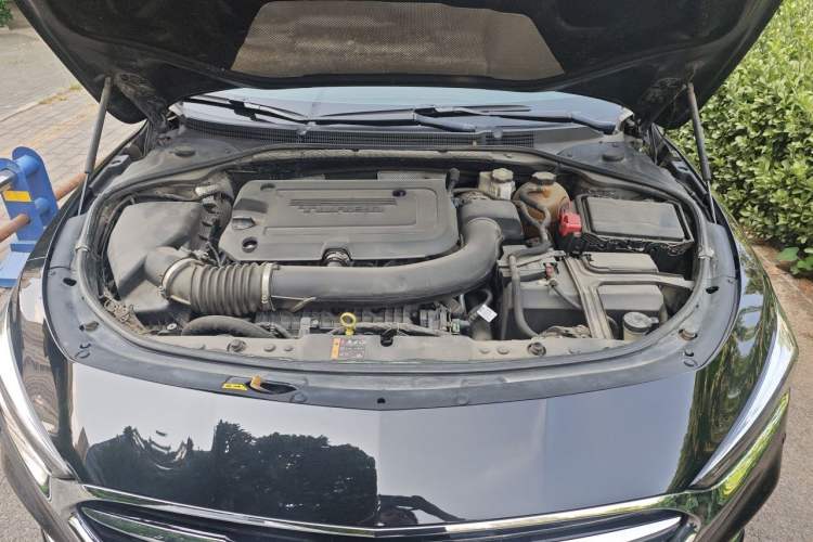 Used Buick LaCrosse 2019 28T Luxury Version Engine Bay