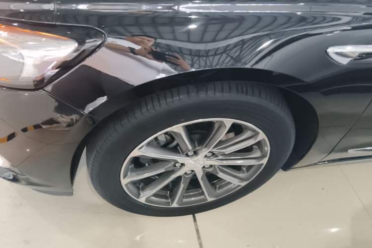 Used Buick LaCrosse 2019 28T Luxury Version Exterior 4