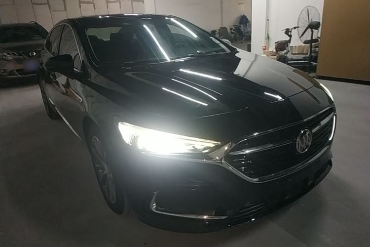 Used Buick LaCrosse 2019 28T Luxury Version Front Right 45 Deg