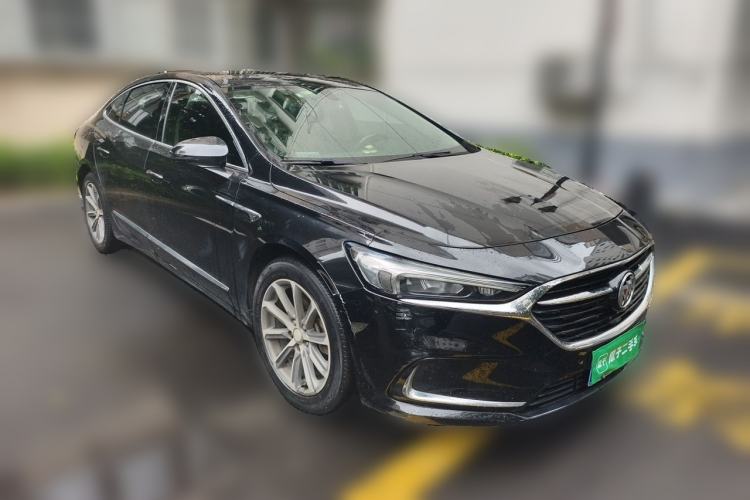 Used Buick LaCrosse 2019 28T Luxury Version Front Right 45 Deg