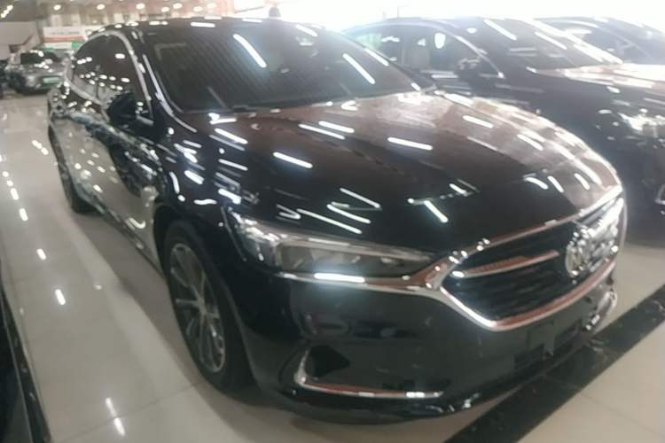 Used Buick LaCrosse 2019 28T Prestige Model Front Right 45 Deg