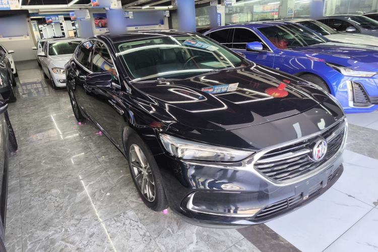 Used Buick LaCrosse 2019 28T Luxury Version Front Right 45 Deg