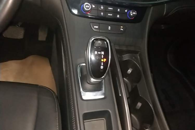 Used Buick LaCrosse 2019 28T Luxury Version Gear Lever