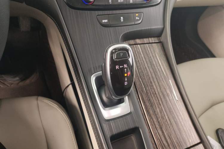 Used Buick LaCrosse 2019 28T Elite Edition Gear Lever