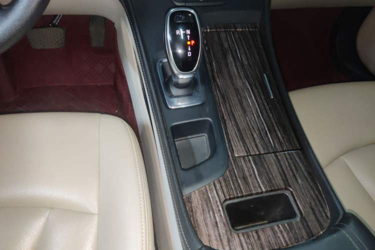 Used Buick LaCrosse 2019 28T Elite Edition Gear Lever