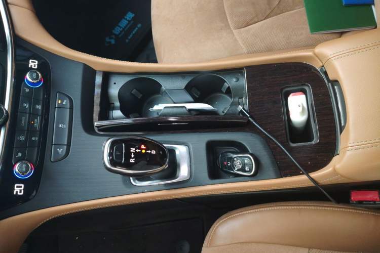 Used Buick LaCrosse 2019 28T Elite Edition Gear Lever