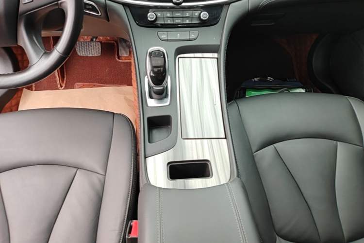 Used Buick LaCrosse 2019 28T Luxury Version Gear Lever