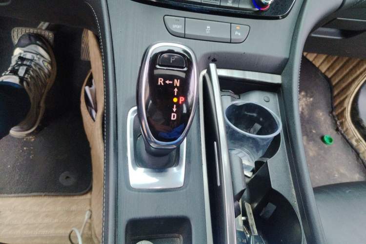 Used Buick LaCrosse 2019 28T Luxury Version Gear Lever