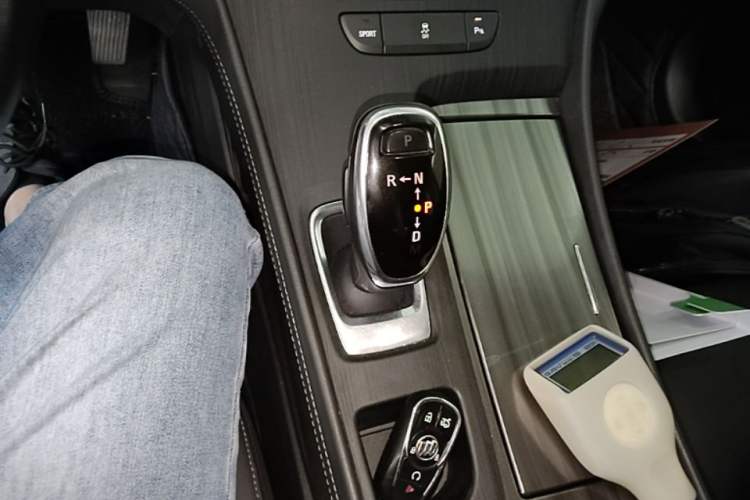 Used Buick LaCrosse 2019 28T Luxury Version Gear Lever