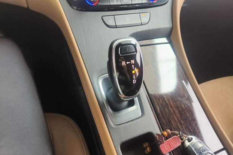 Used Buick LaCrosse 2019 28T Elite Edition Gear Lever