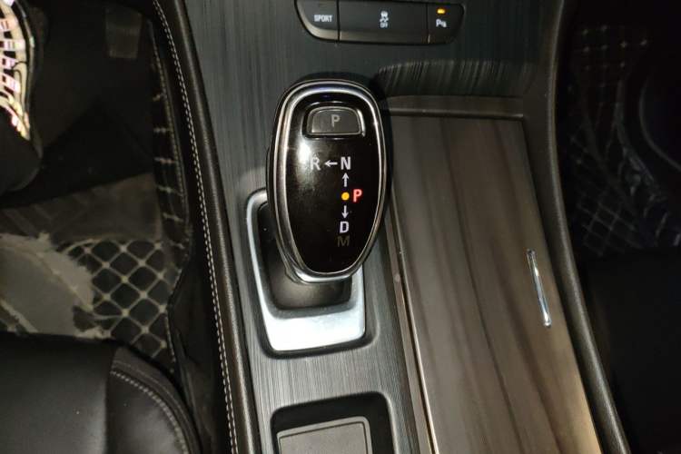 Used Buick LaCrosse 2019 28T Luxury Version Gear Lever