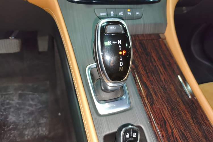 Used Buick LaCrosse 2019 28T Prestige Model Gear Lever