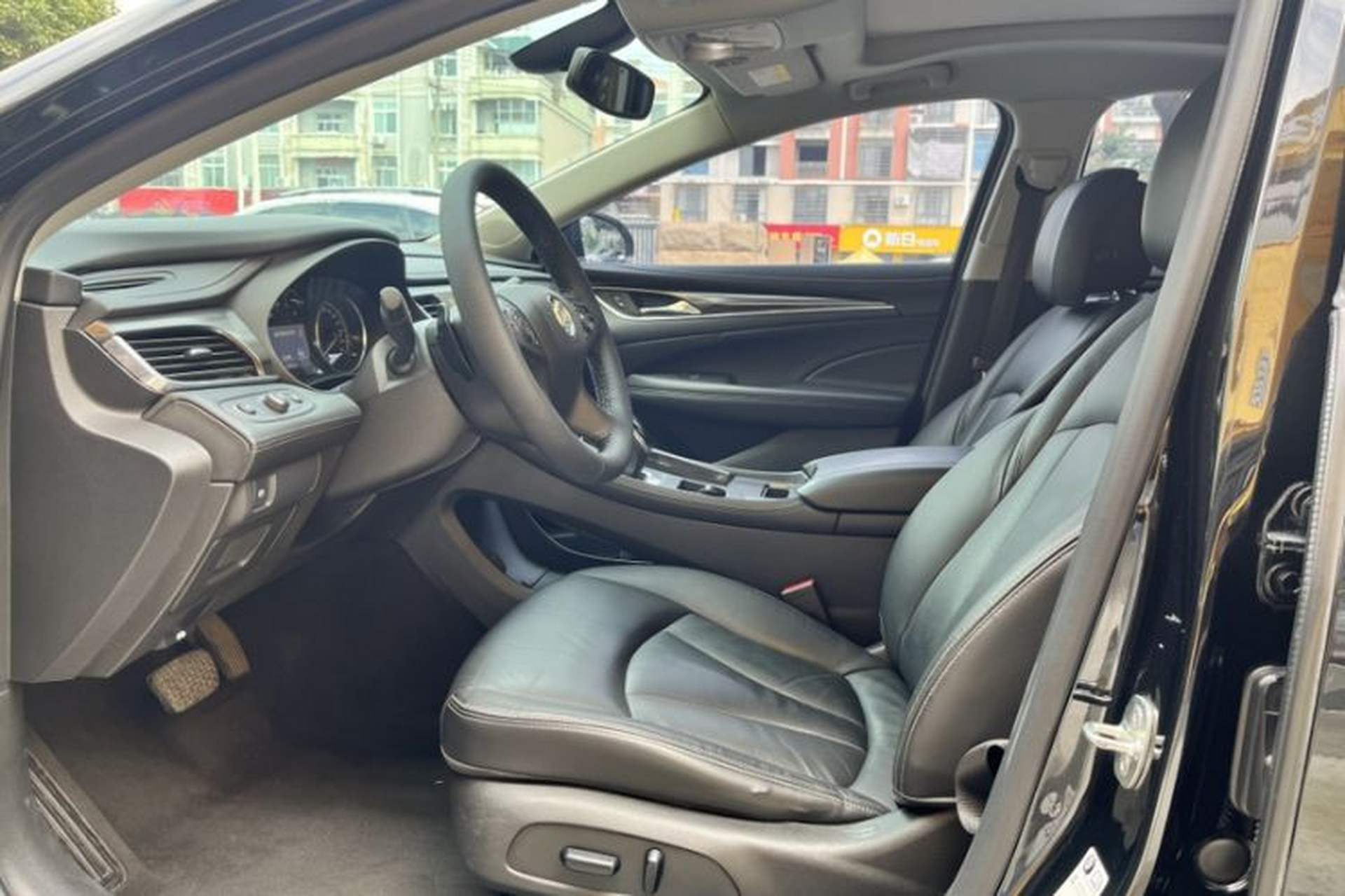 Used Buick LaCrosse 2019 28T Luxury Version Interior 1