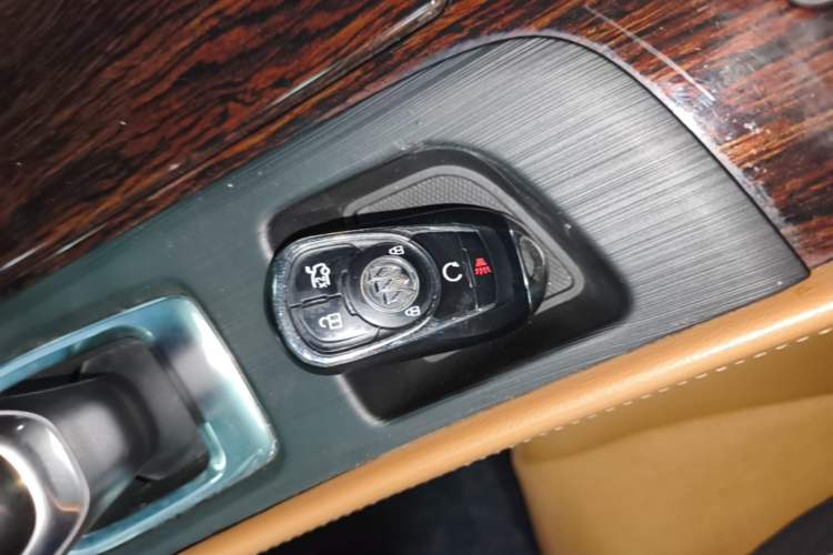 Used Buick LaCrosse 2019 28T Prestige Model Interior 1