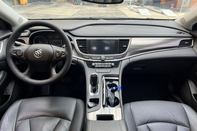 Used Buick LaCrosse 2019 28T Luxury Version Interior 3
