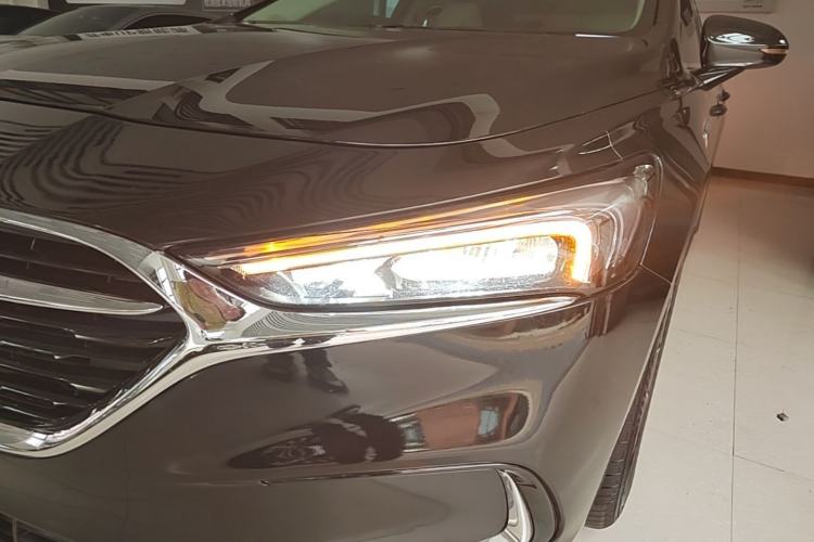 Used Buick LaCrosse 2019 28T Elite Edition Left Front Headlight