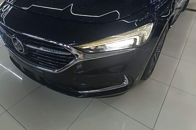 Used Buick LaCrosse 2019 28T Prestige Model Left Front Headlight