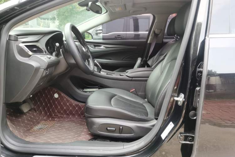 Used Buick LaCrosse 2019 28T Luxury Version Left Front Seat